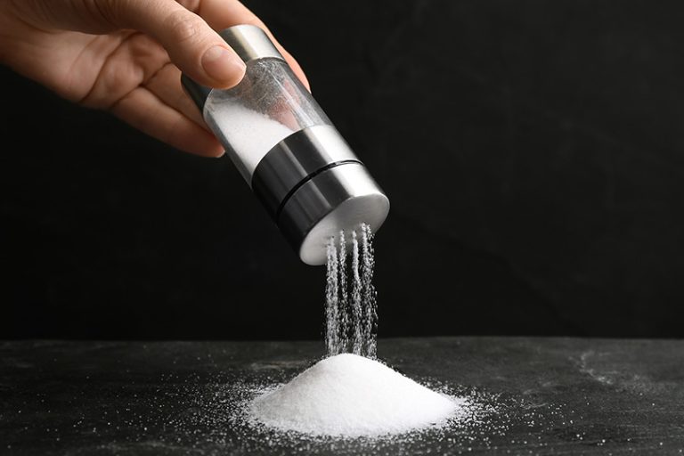 الملح في منام العزباء