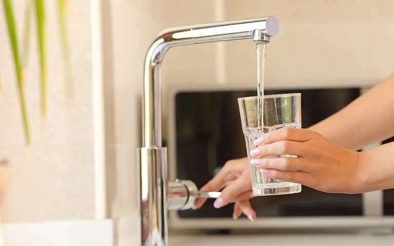 المياه في البيت في المنام