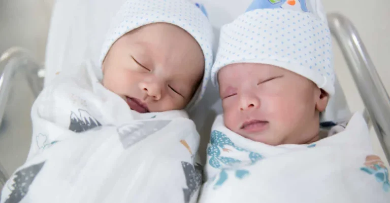 الوالدين التوأم فى الحلم