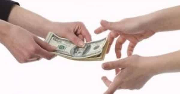 الميت يعطي فلوس بالحلم